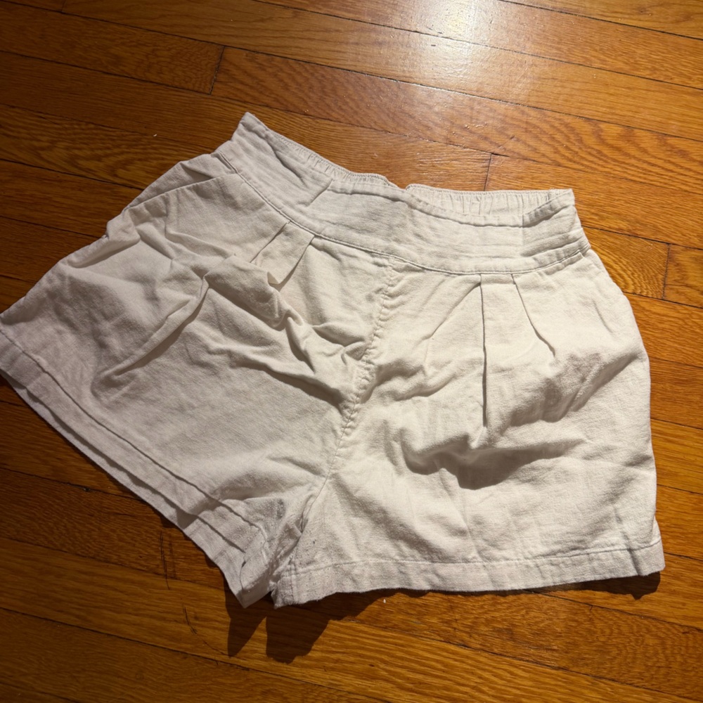 Abercrombie White Linen Blend Pull On Shorts